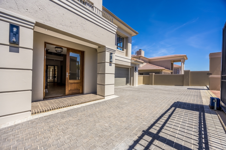4 Bedroom Property for Sale in Vierlanden Western Cape